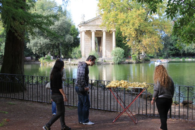 © Renate Egger and Wilhelm Roseneder. Goldene Erweiterung/Golden expansion. Street art project - temporary installation in public space. Villa Borghese. Rome, Italy, October 2011