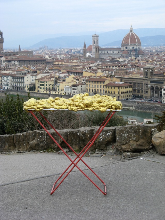 © Renate Egger and Wilhelm Roseneder. Goldene Erweiterung/Golden expansion. Street art project - temporary installation in public space. Artour-o. Florence, Italy, 2011